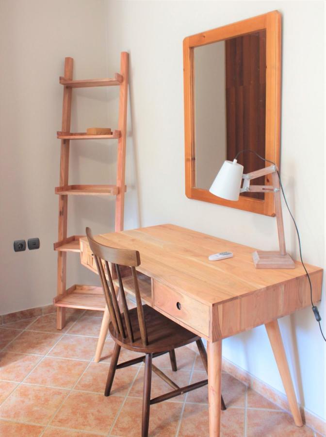 Achilles Apartment *